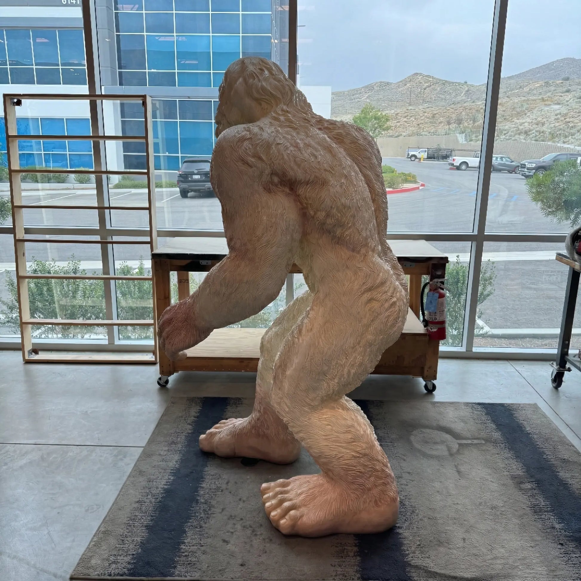 White Abominable Snowman Yeti Statue A0752DTW-110119-H