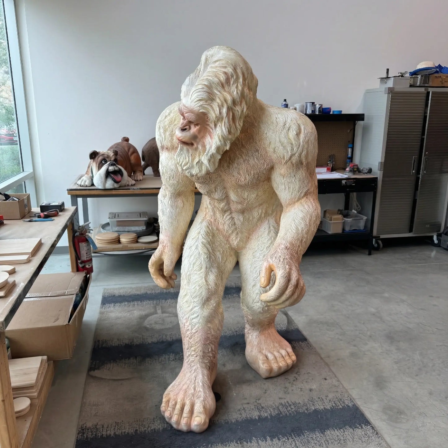 White Abominable Snowman Yeti Statue A0752DTW-110119-H