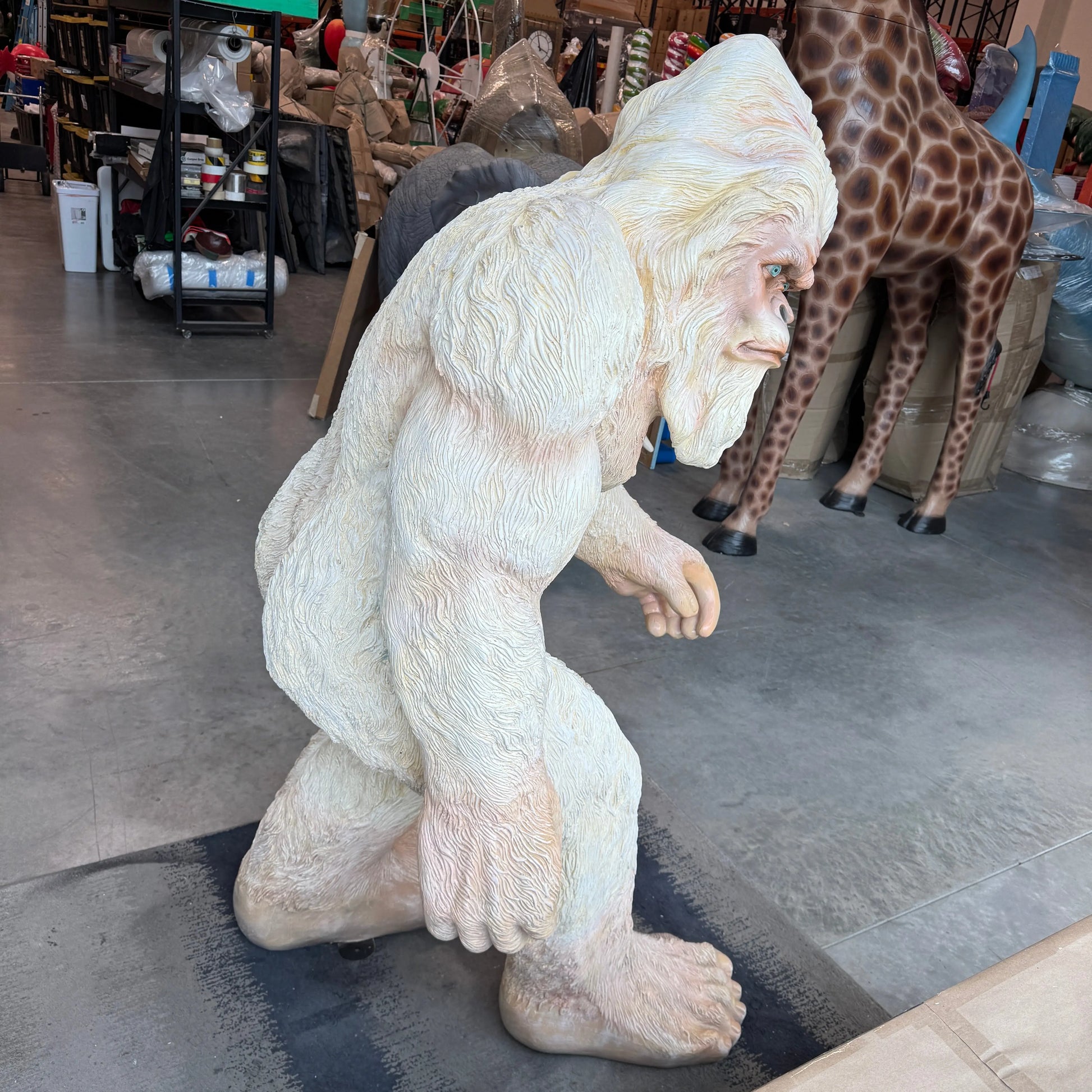 White Abominable Snowman Yeti Statue A0752DTW-110119-H