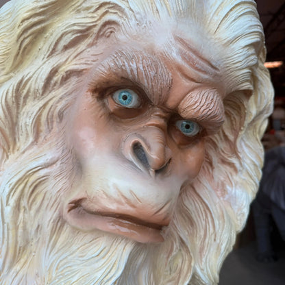 White Abominable Snowman Yeti Statue A0752DTW-110119-H