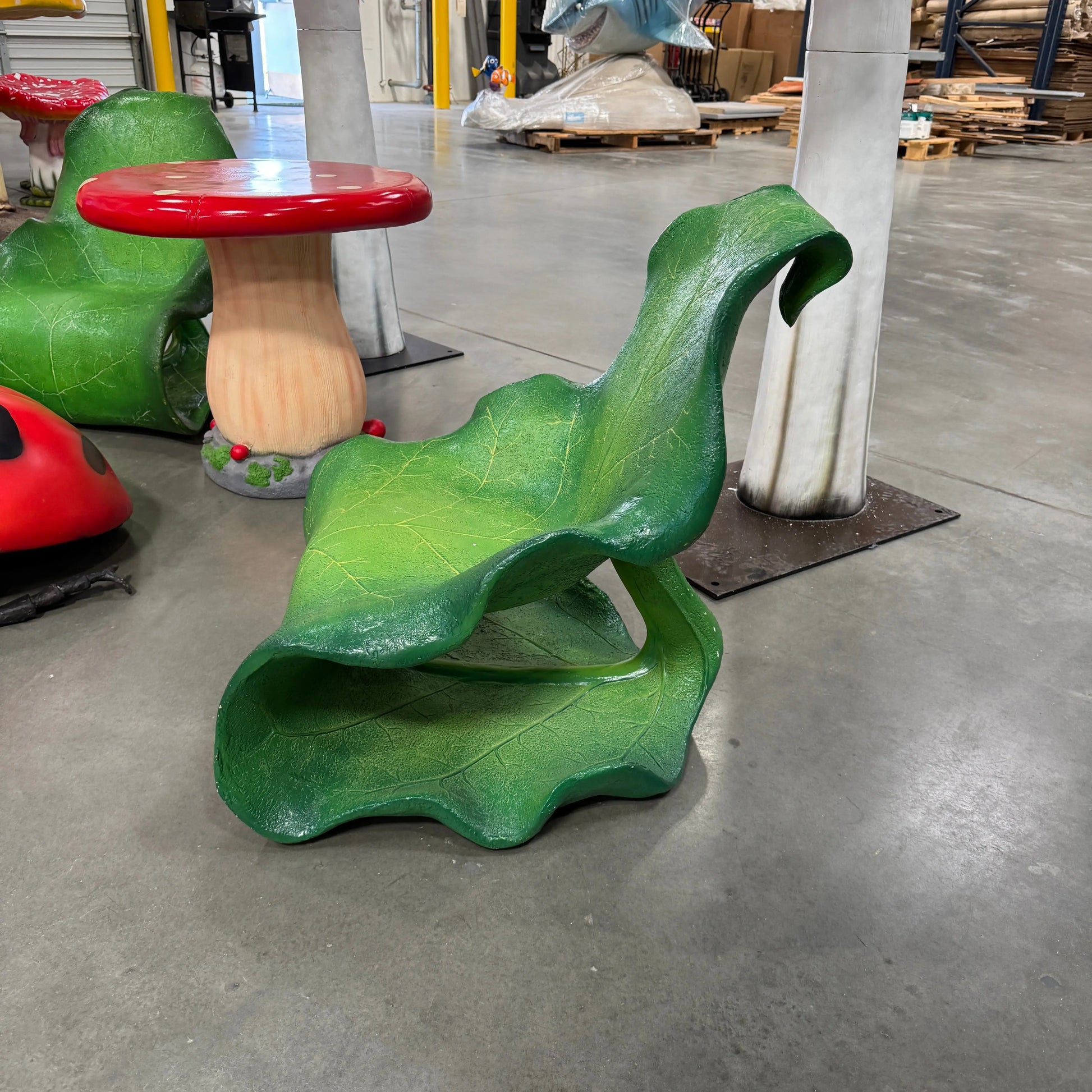 Leaf Chair Statue F0194-150051-H