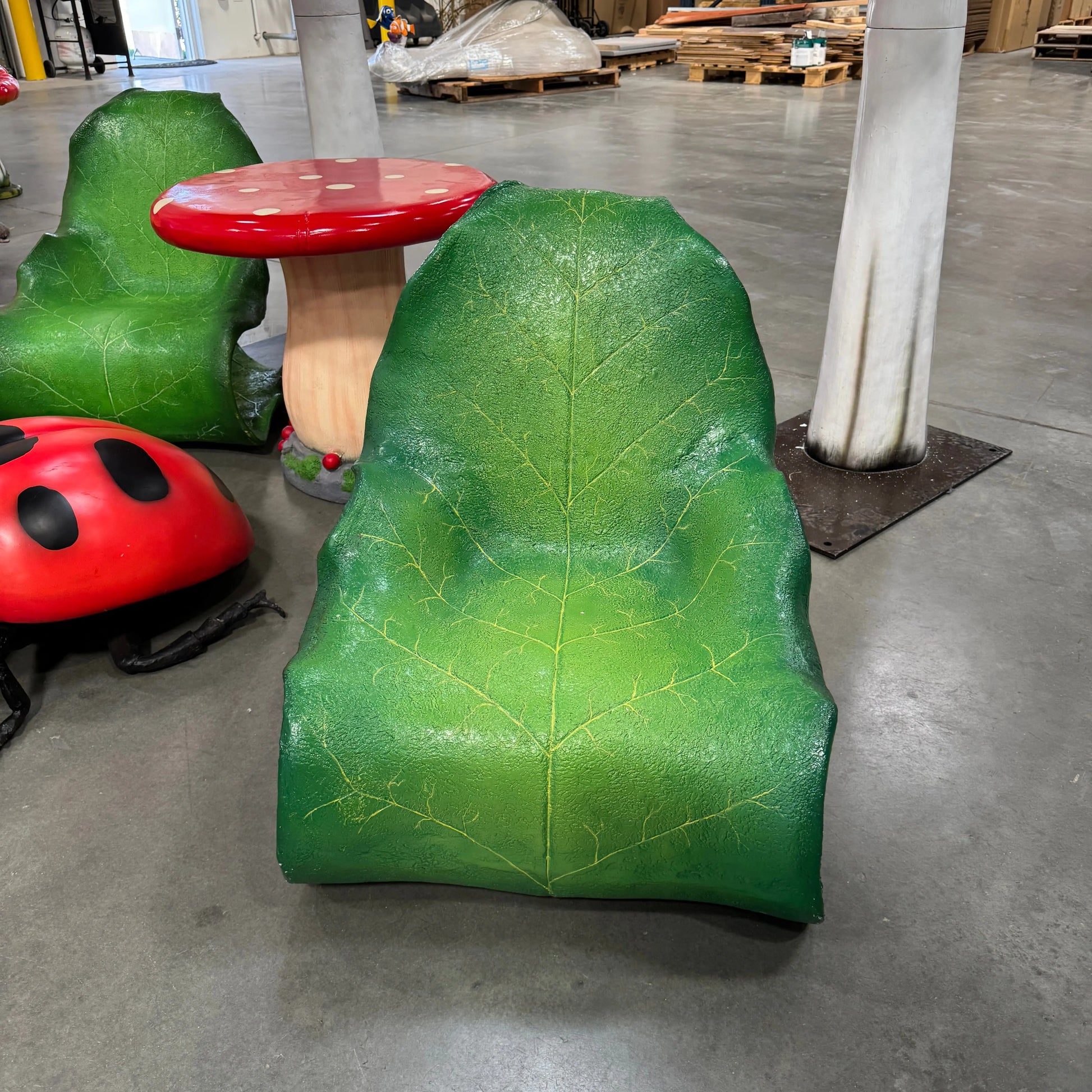 Leaf Chair Statue F0194-150051-H