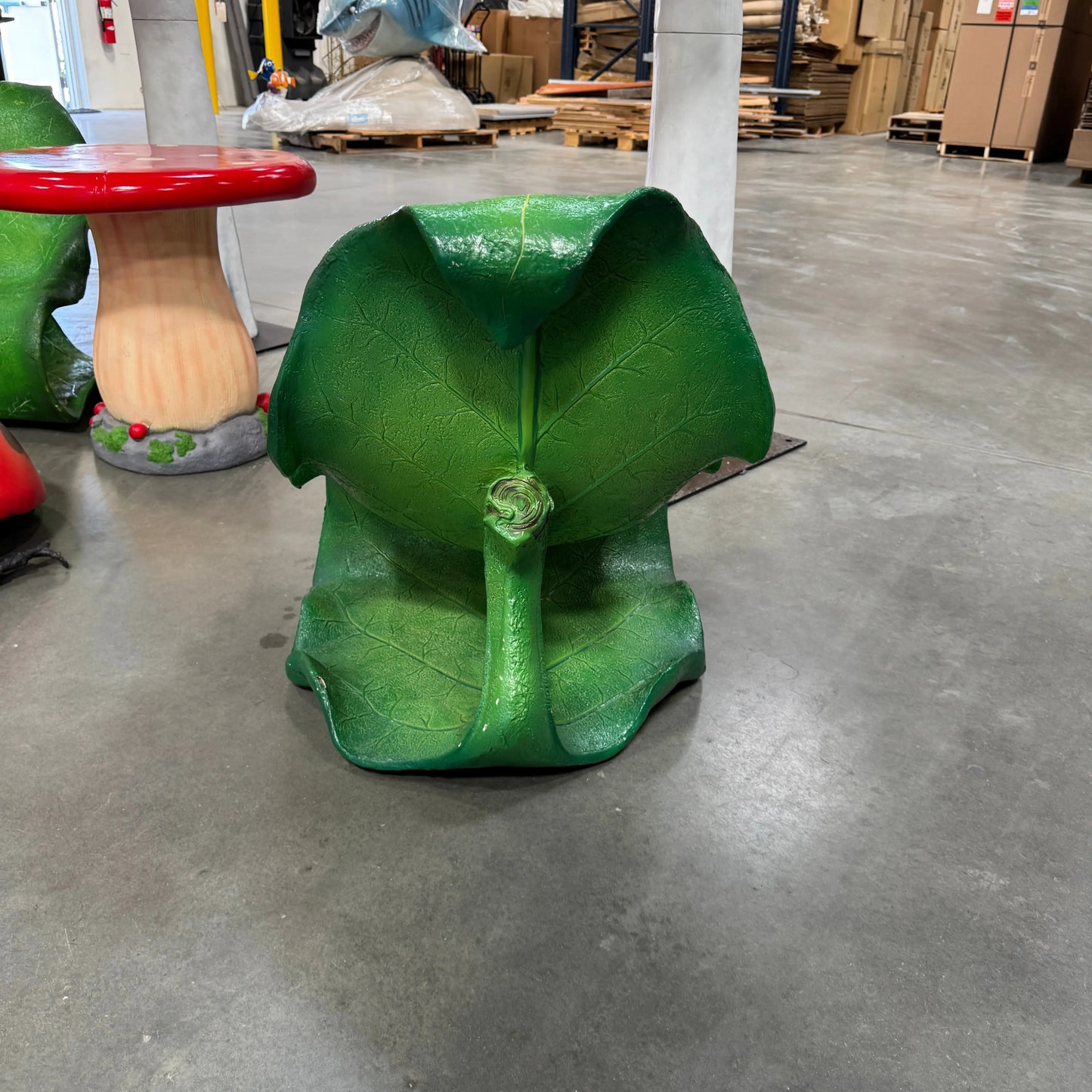 Leaf Chair Statue F0194-150051-H