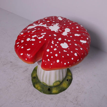 Red Split Mushroom Stool Statue