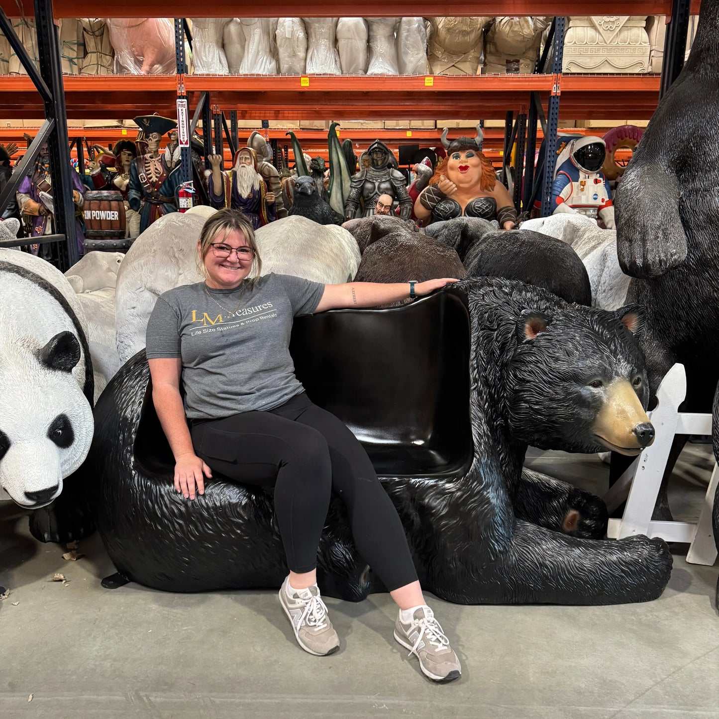 Black Bear Bench Statue A0891-160017-H