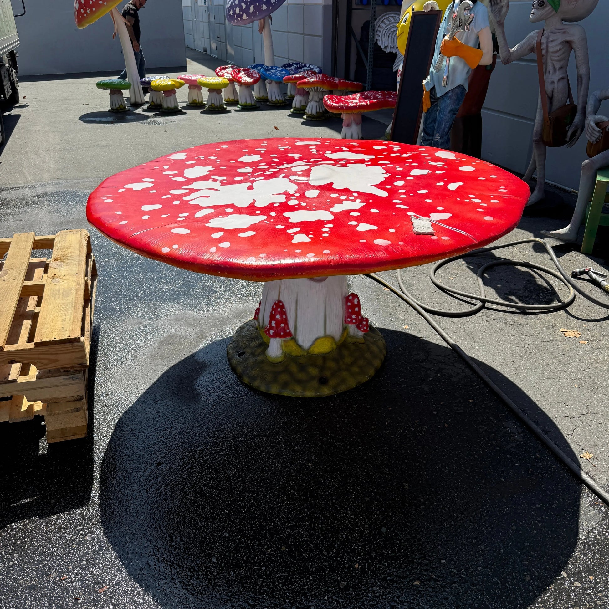 Mushroom Table M0210-160085-H