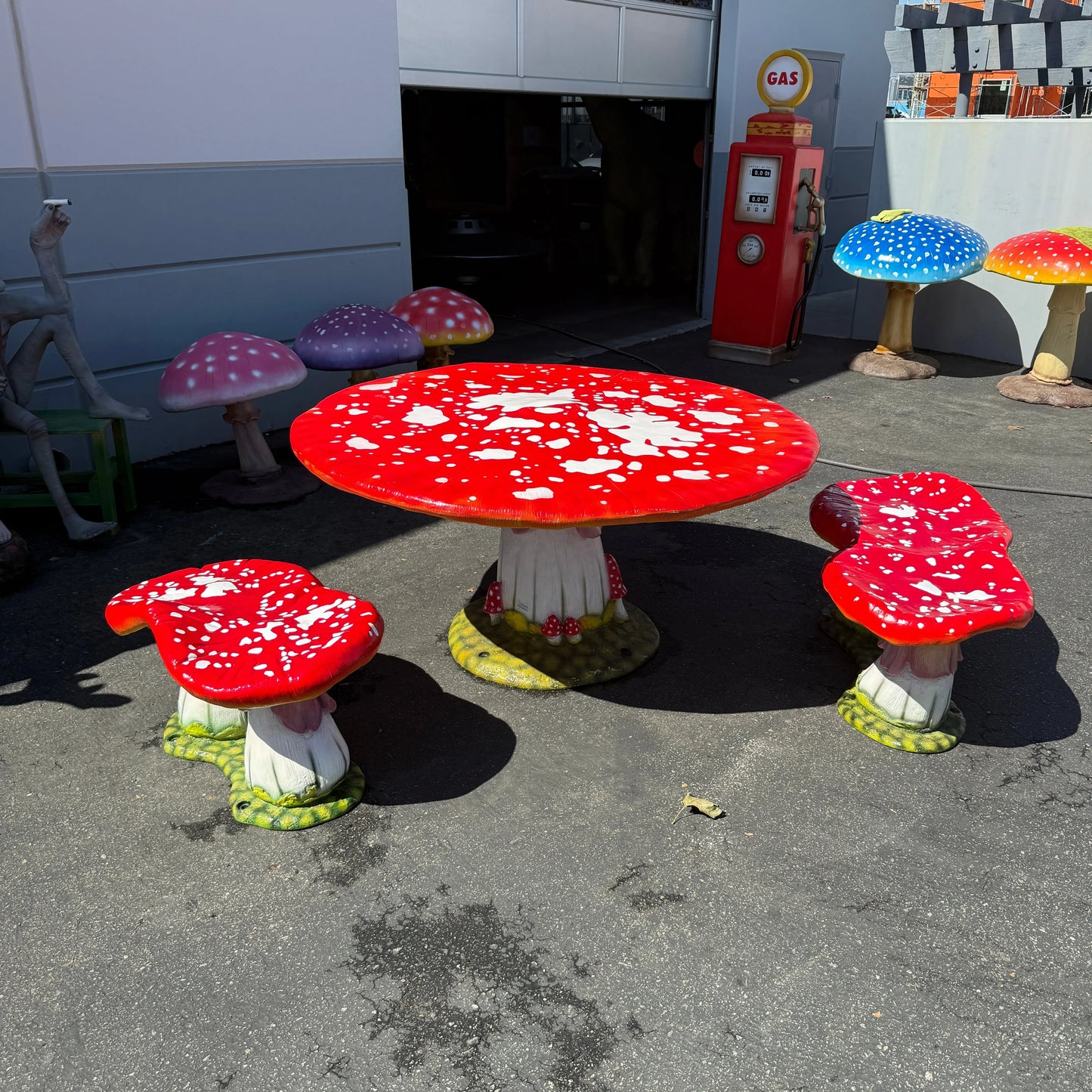 Mushroom Table M0210-160085-H