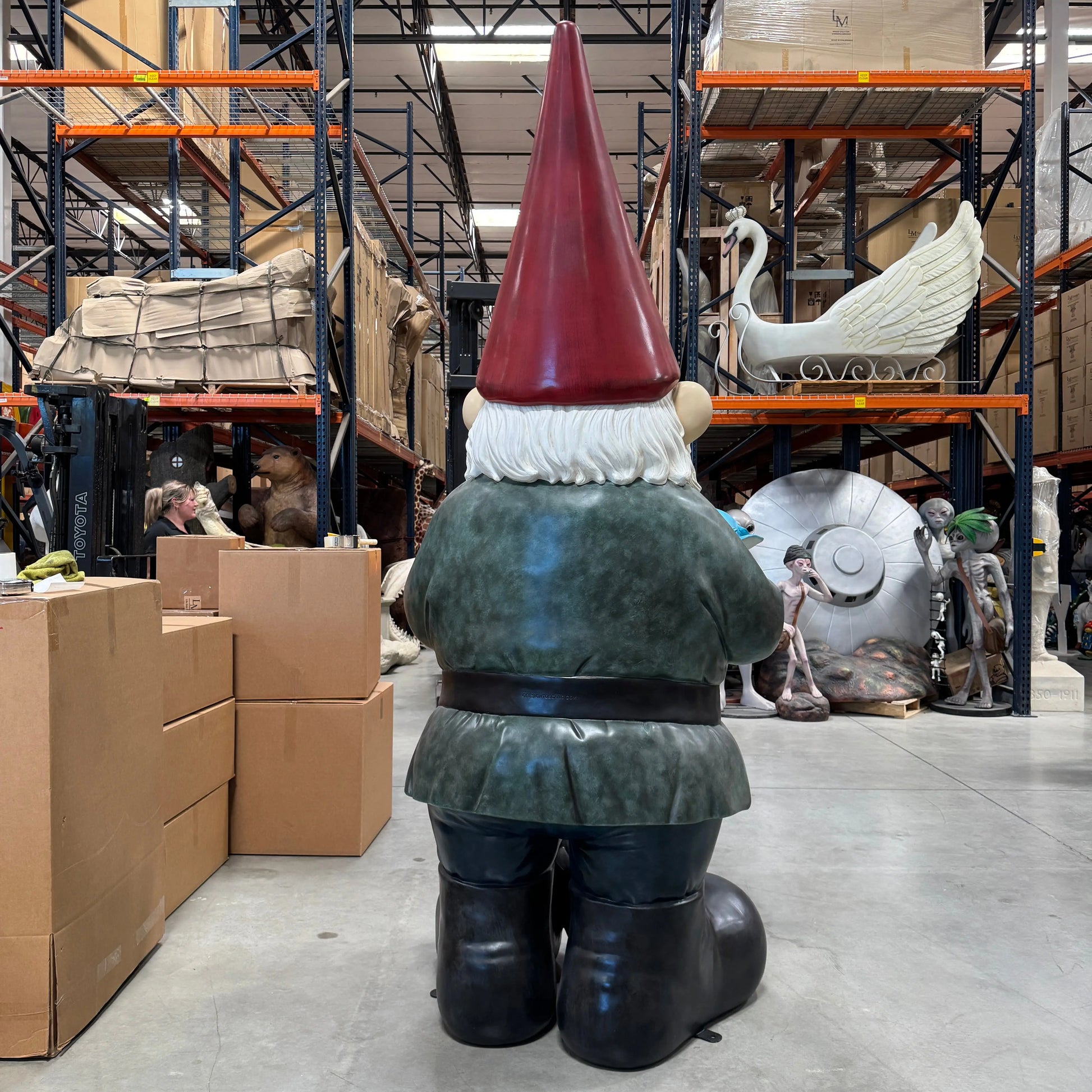 Giant Gnome Statue M0113-160221-H