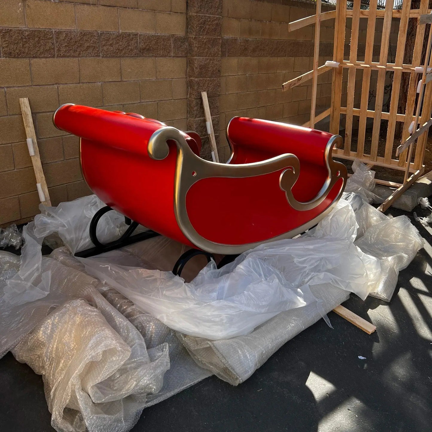 Santa's Sleigh Photo Op Over Sized Statue S0210-160264-H