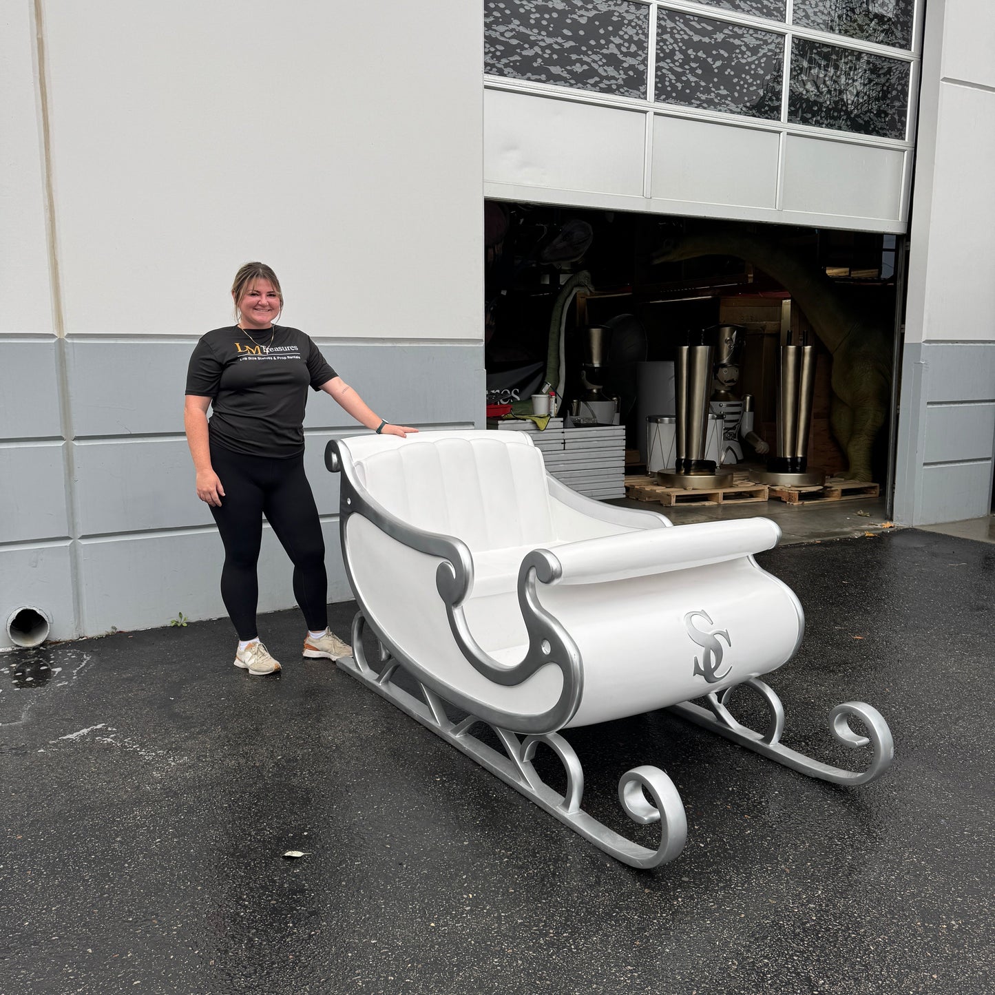 White Santa's Sleigh Photo Op Statue S0210W-160264-H