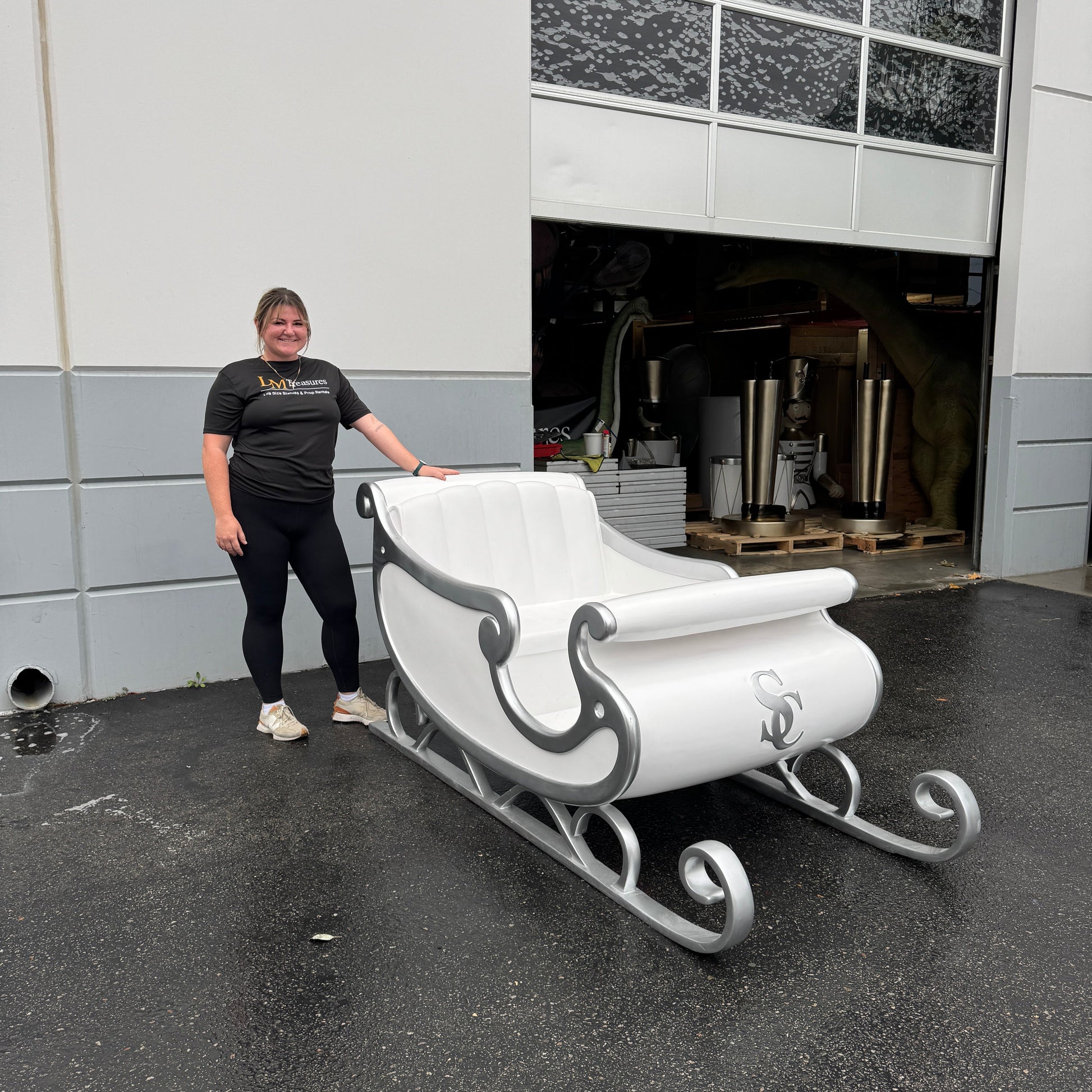 White Santa's Sleigh Photo Op Statue S0210W-160264-H