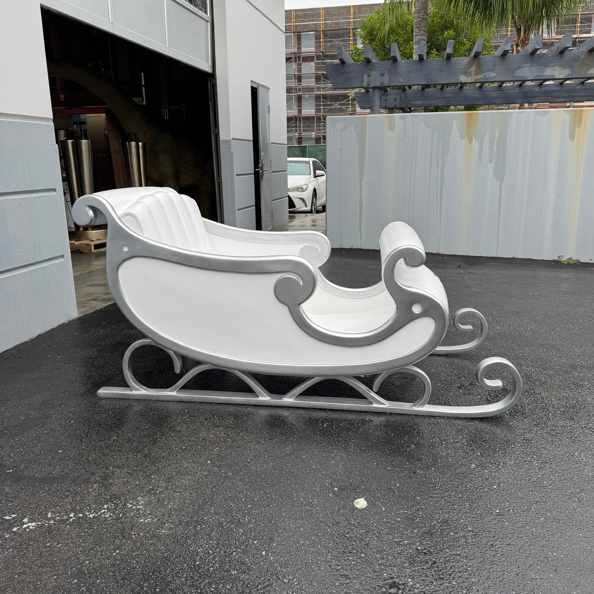 White Santa's Sleigh Photo Op Statue S0210W-160264-H