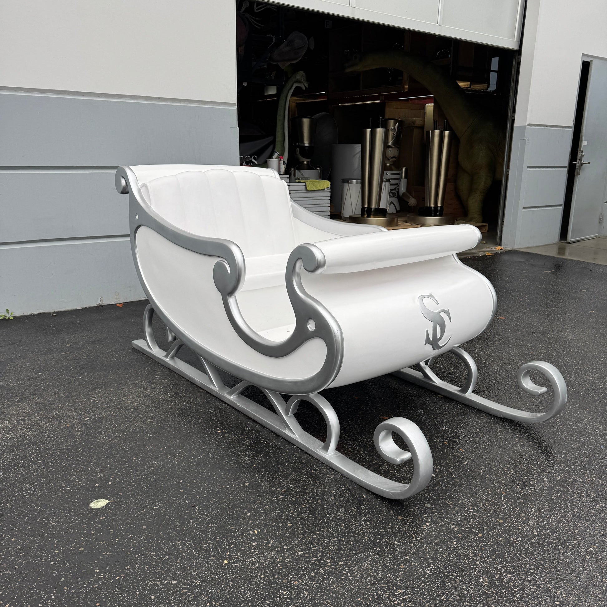 White Santa's Sleigh Photo Op Statue S0210W-160264-H