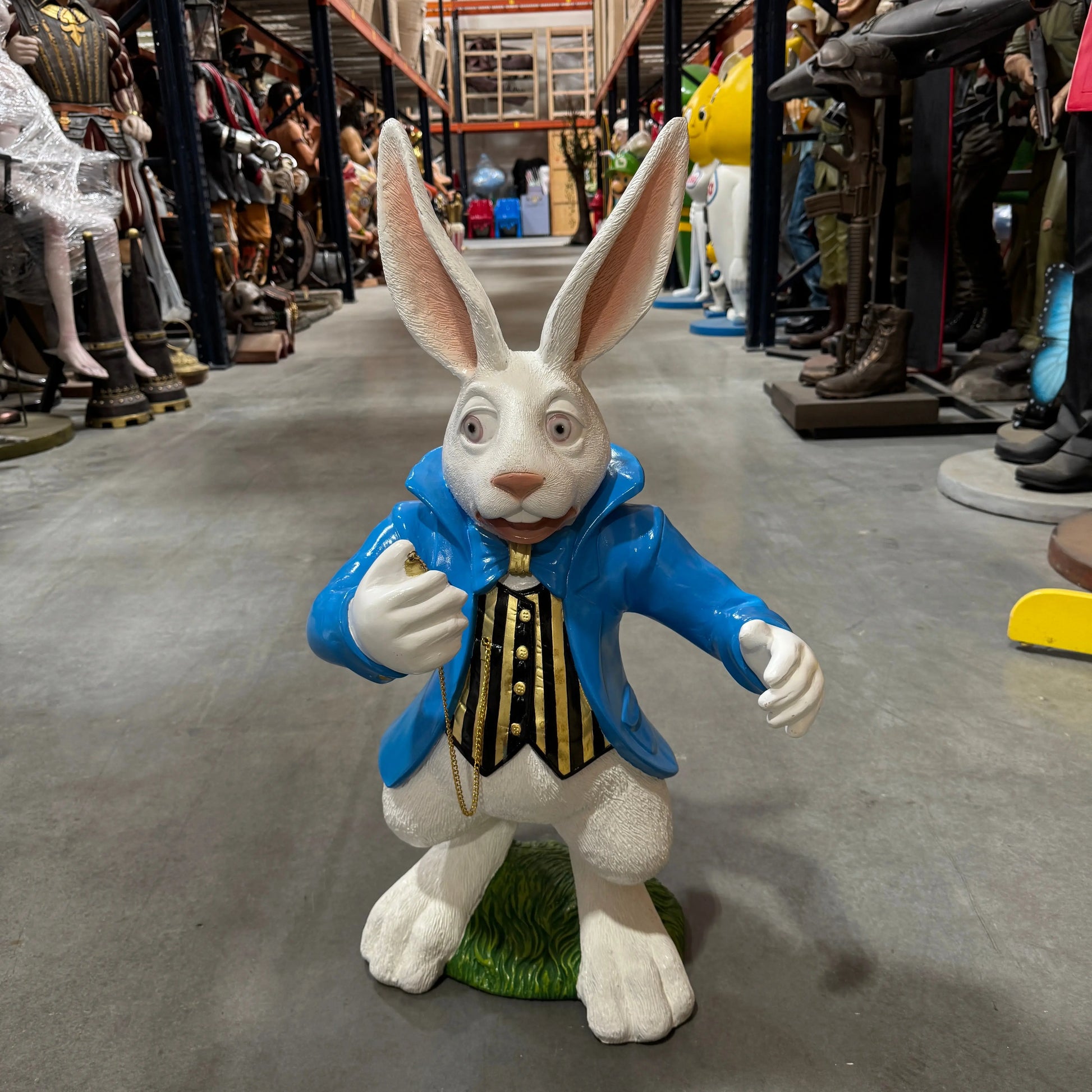 Nivens the Rabbit Statue CC037-170082-H