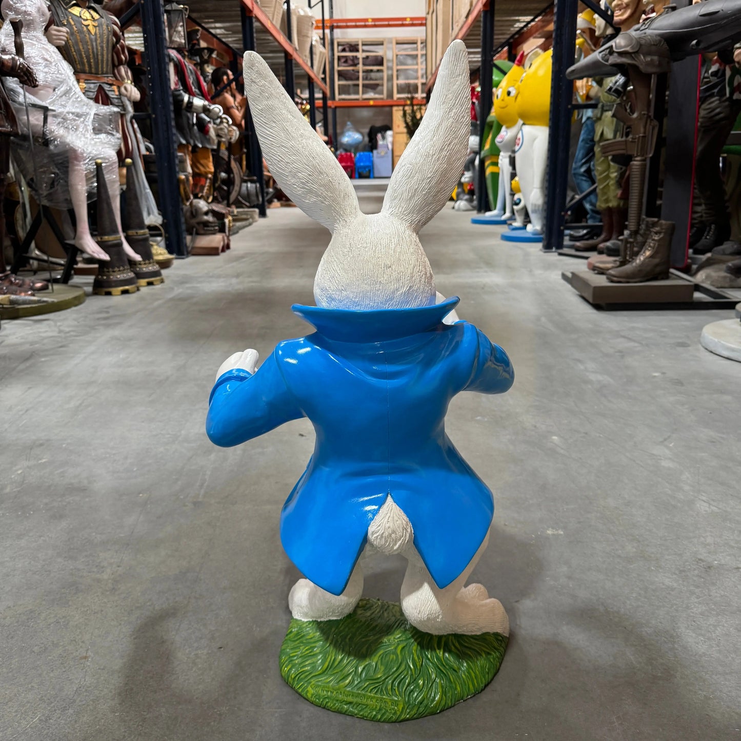 Nivens the Rabbit Statue CC037-170082-H