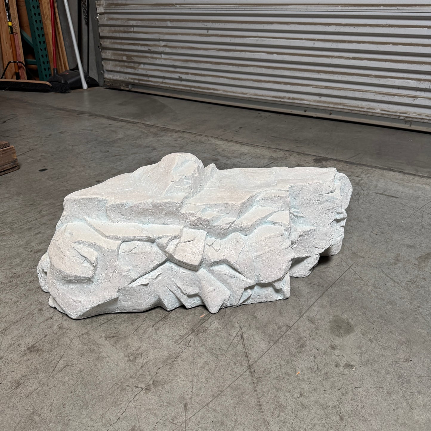 Small White Siji Rock Statue