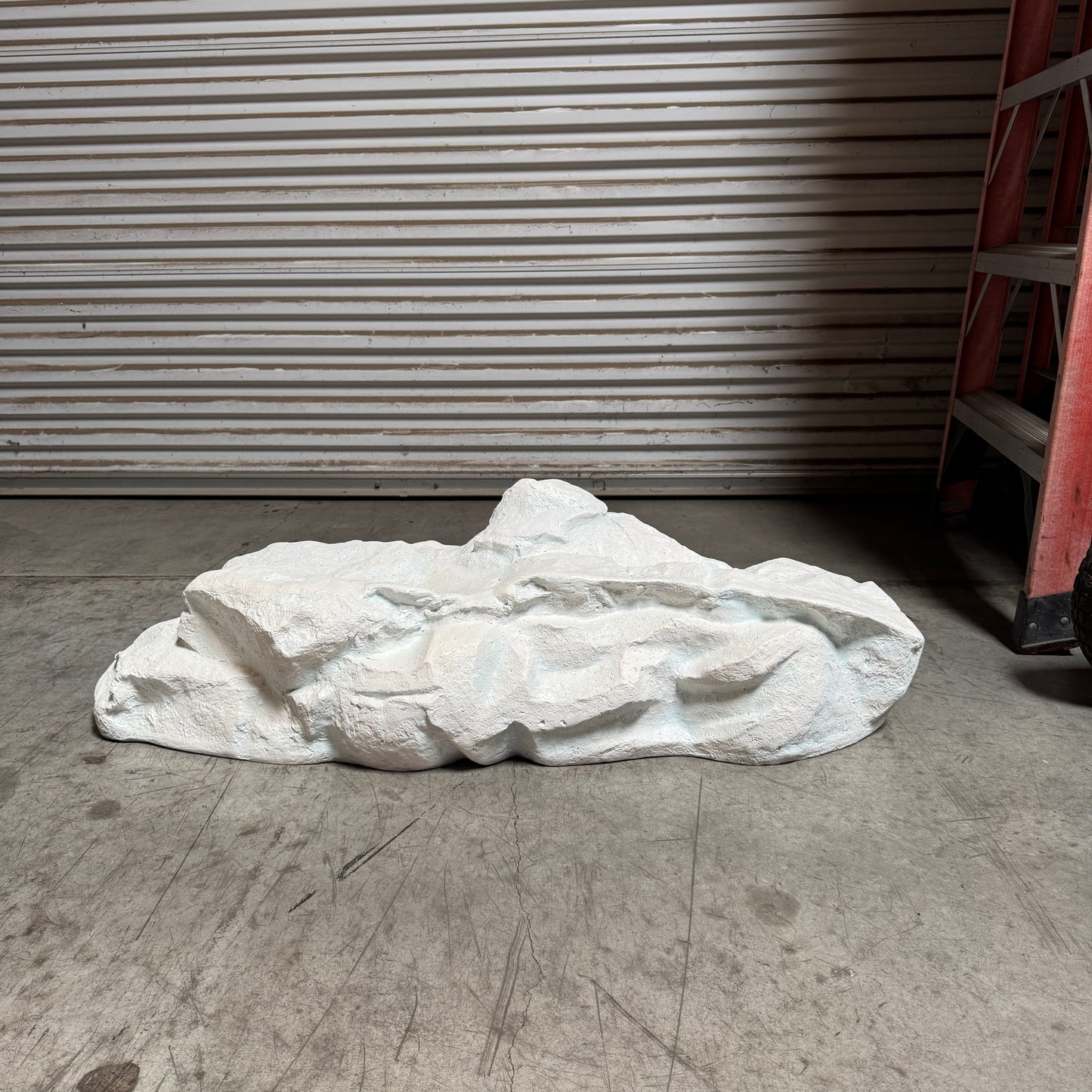 Medium White Siji Rock Statue