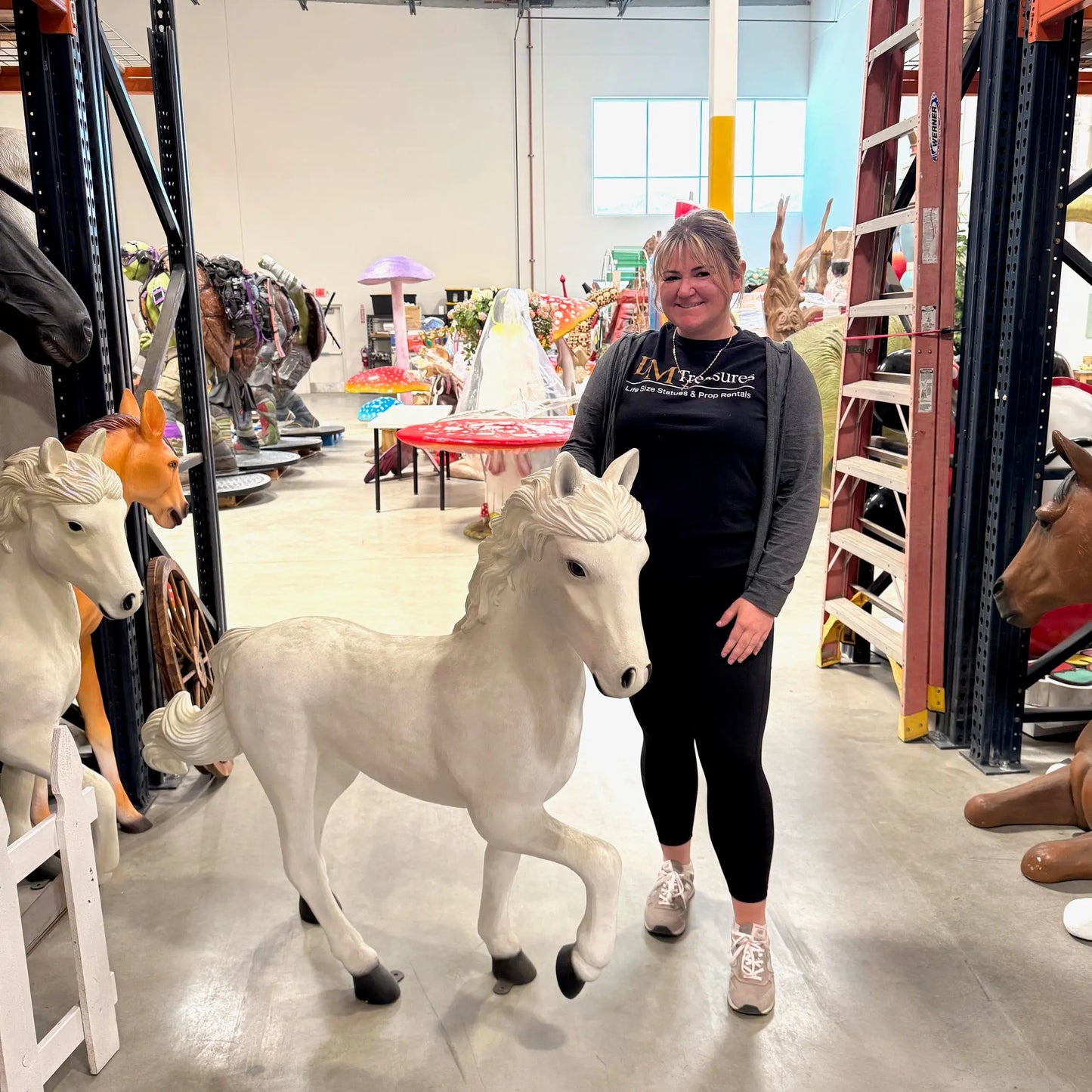 White Majestic Pony Statue A0641-170161-H