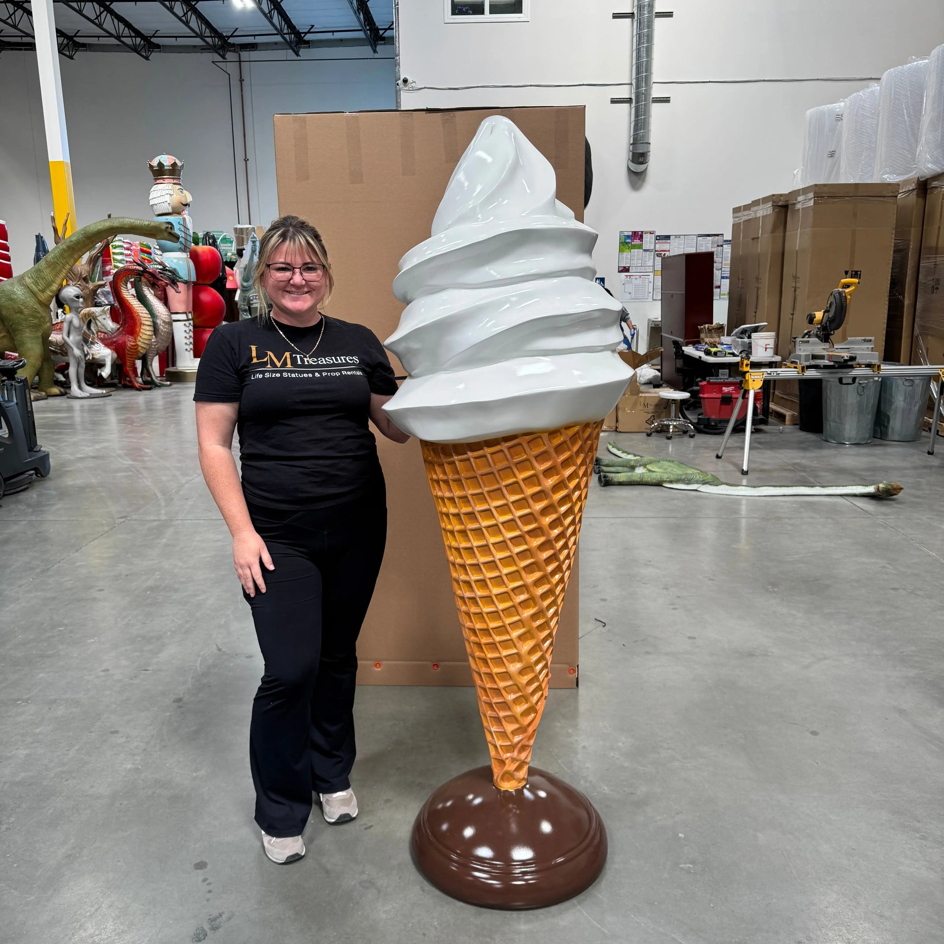 Large Plain Vanilla Soft Serve Ice Cream Statue R0335V-180159-H