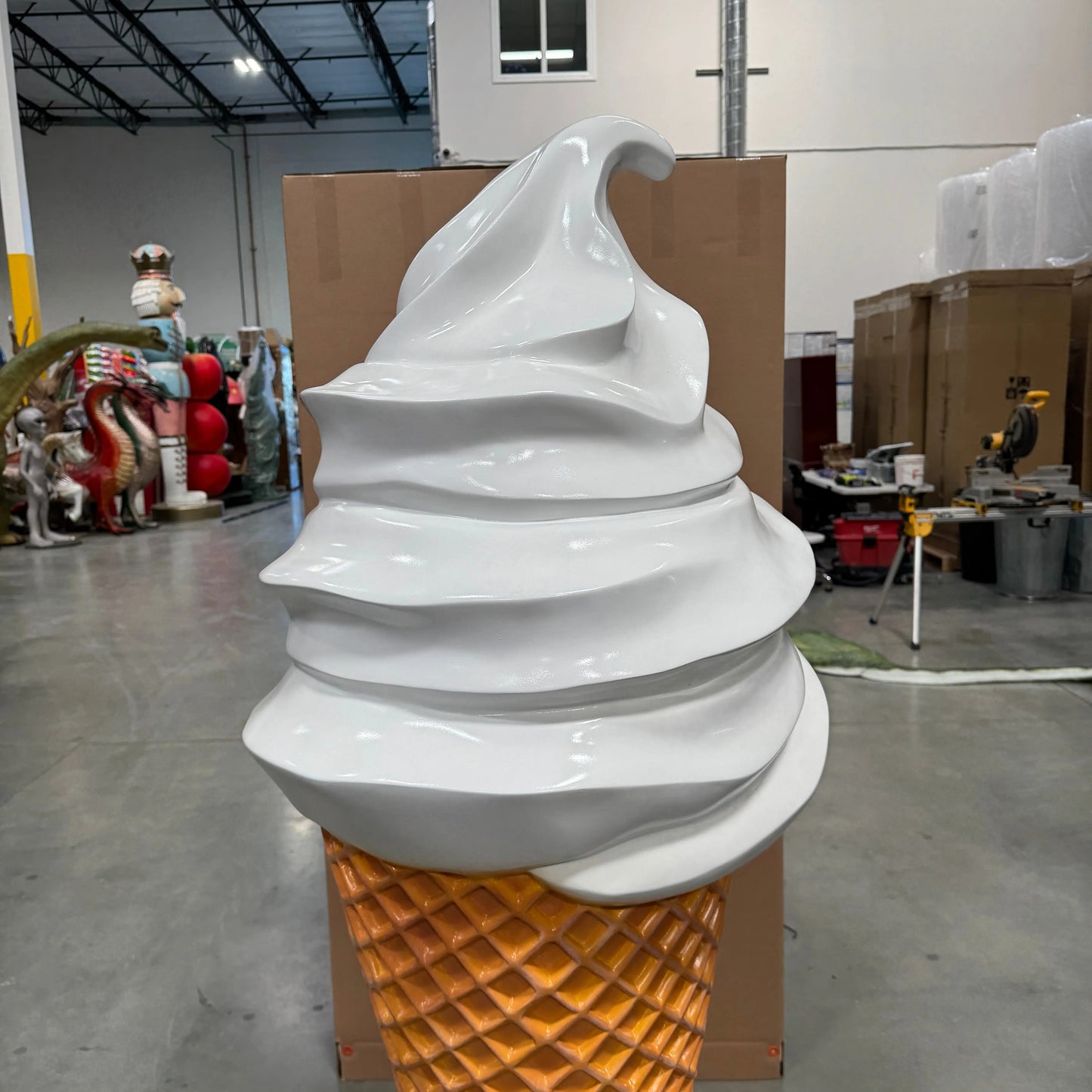 Large Plain Vanilla Soft Serve Ice Cream Statue R0335V-180159-H