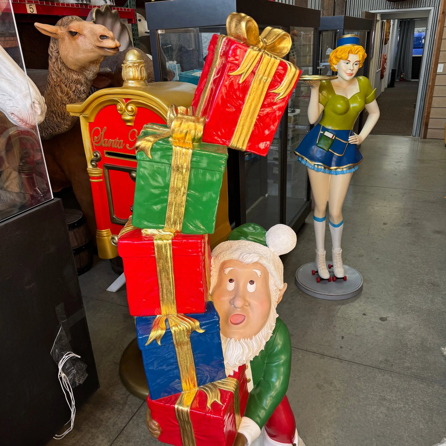 Elf With Stack Of Gifts Statue S0218-220060-H