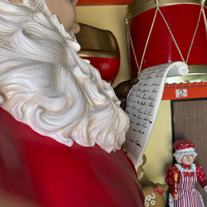 Giant Santa Claus Statue