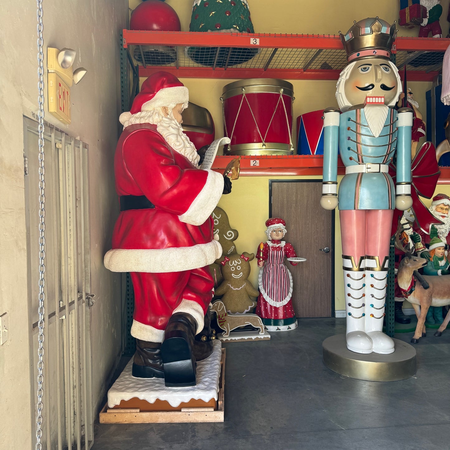 Giant Santa Claus Statue