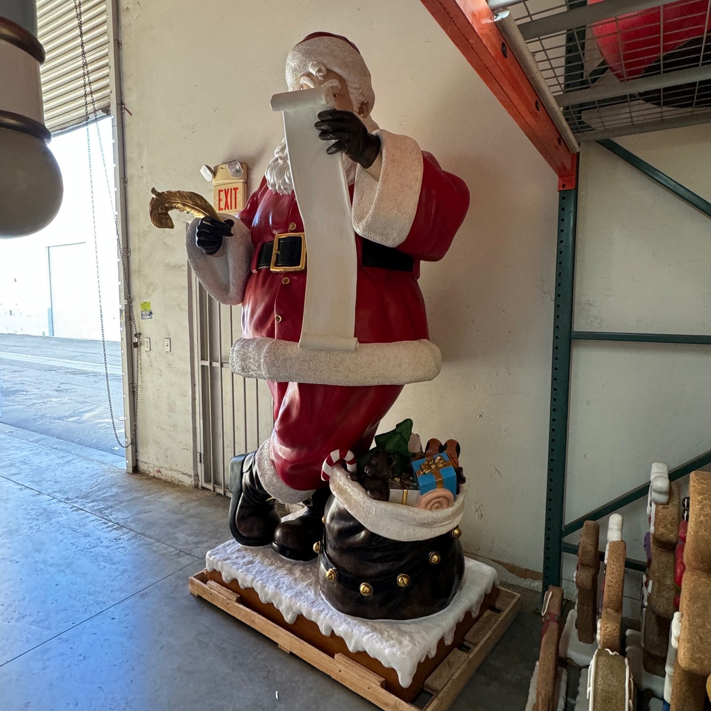 Giant Santa Claus Statue