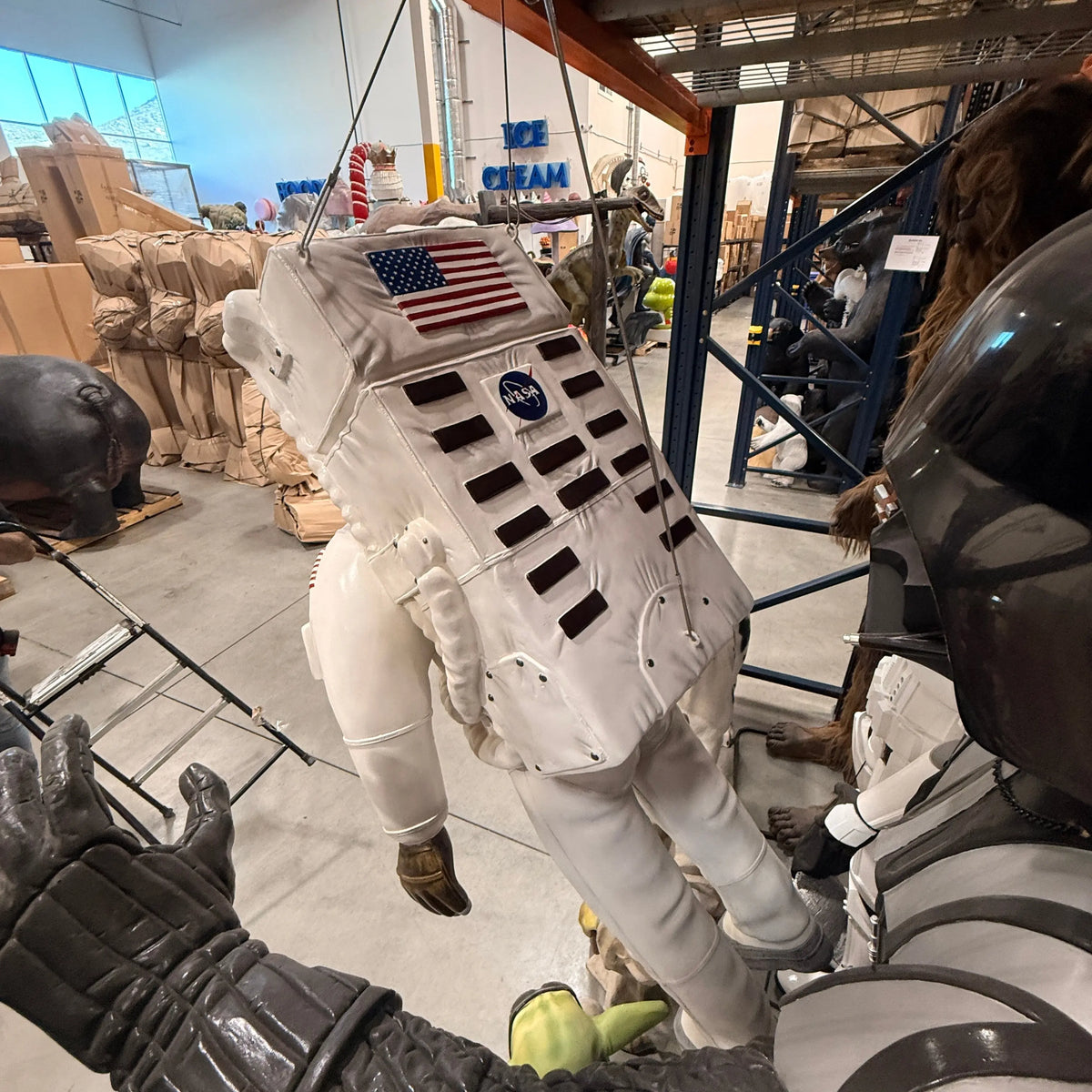 Hanging Astronaut Small Statue LS005S-250101-H
