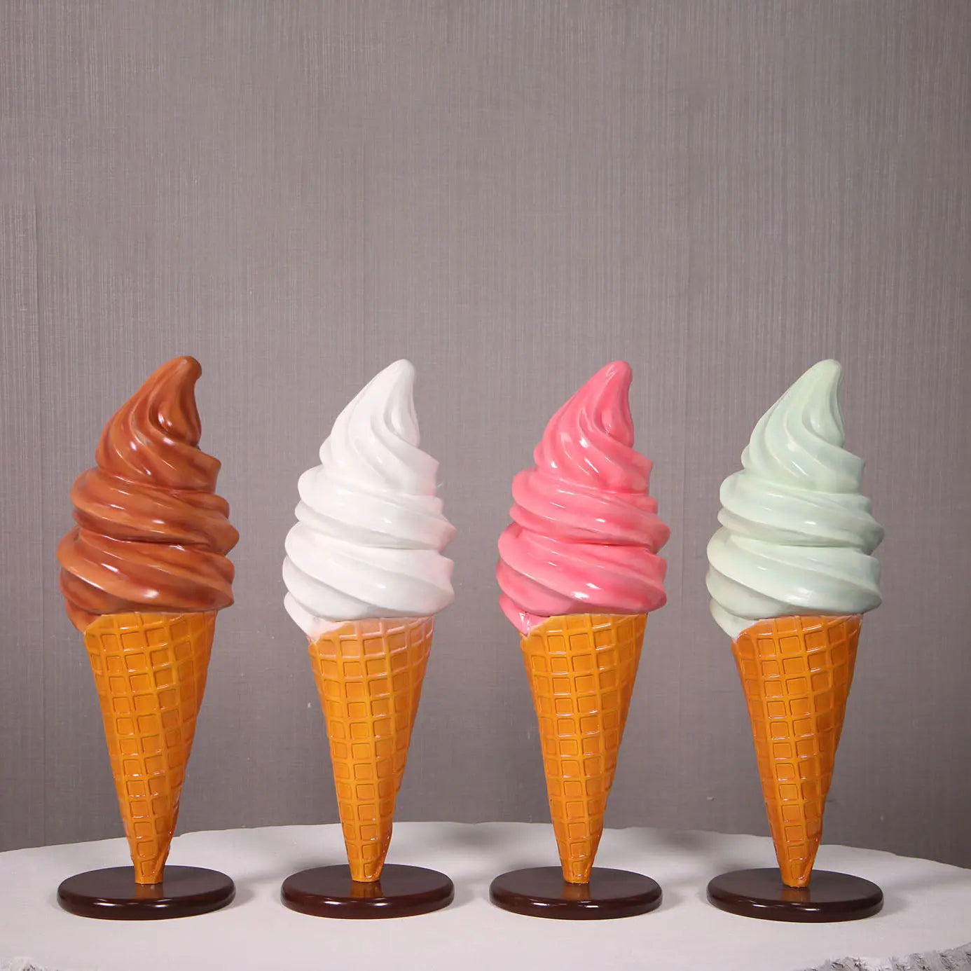 Small Chocolate Soft Serve Ice Cream Table Top Statue R0404C-250117-H