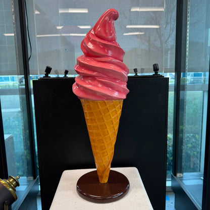 Small Strawberry Soft Serve Ice Cream Table Top Statue R0404S-250117-H