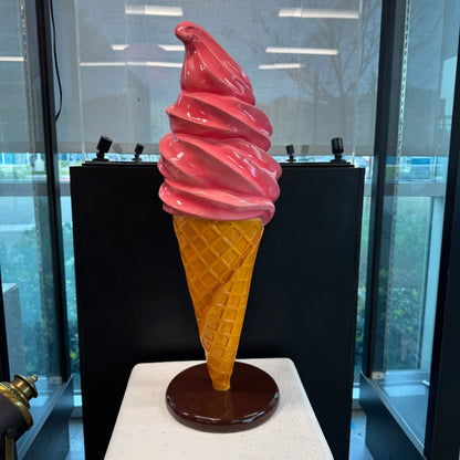 Small Strawberry Soft Serve Ice Cream Table Top Statue R0404S-250117-H