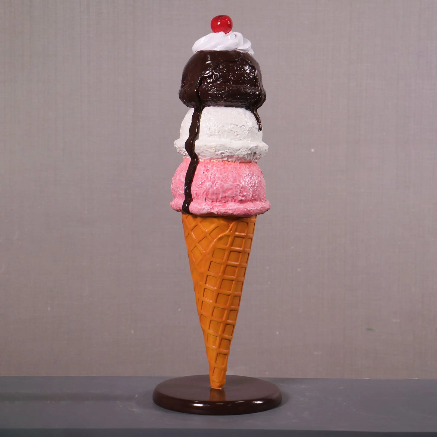 Small Gelato Ice Cream Table Top Statue R0405-250118-H