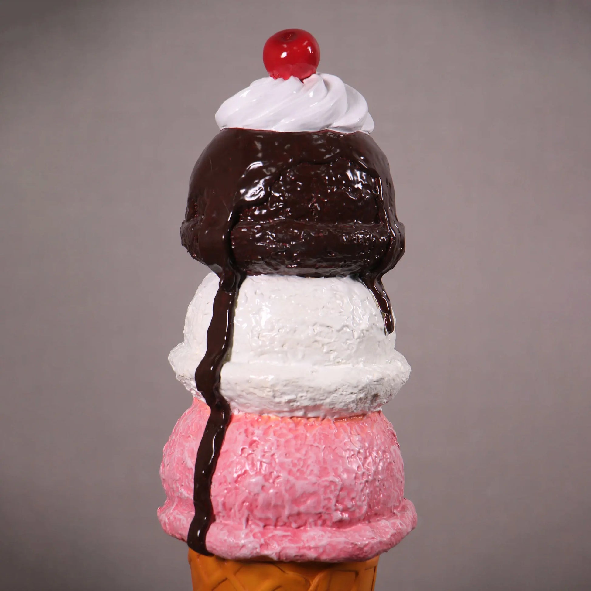 Small Gelato Ice Cream Table Top Statue R0405-250118-H