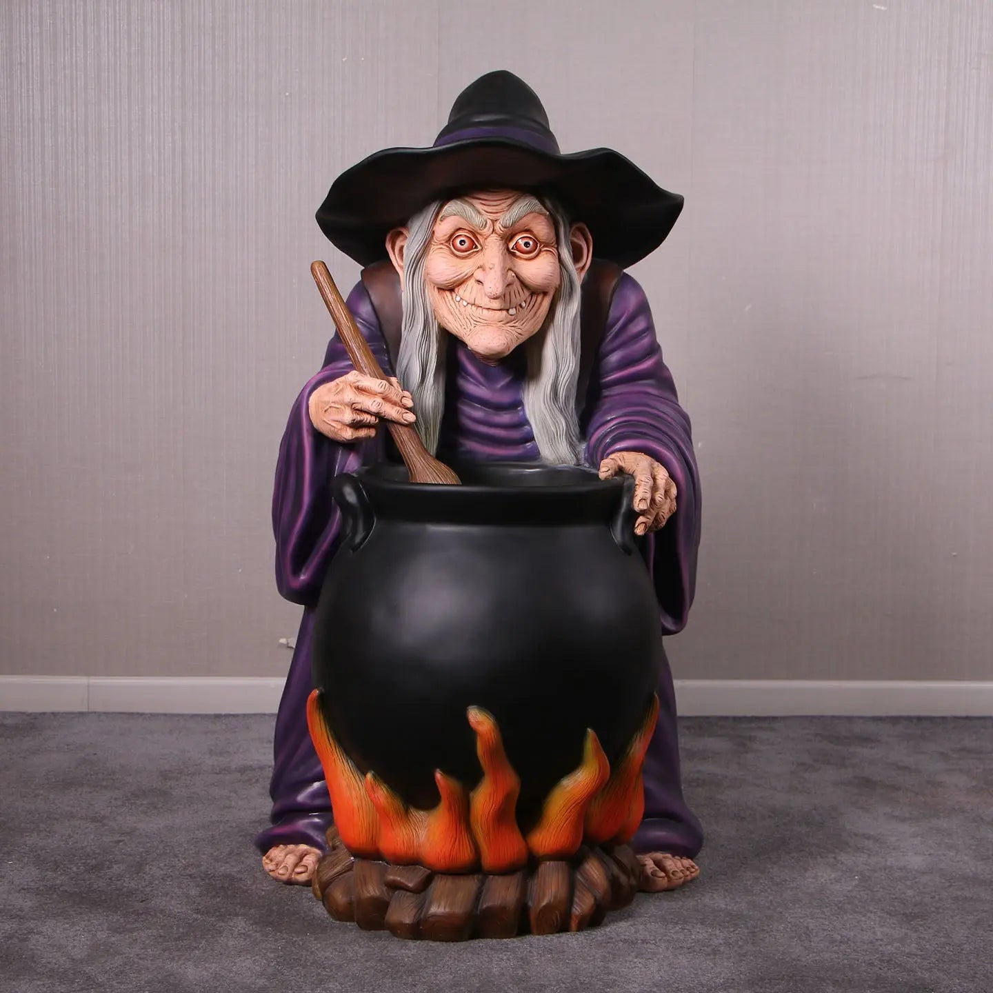 Witch with Cauldron Small Statue S0038-250131-H
