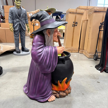 Witch with Cauldron Small Statue S0038-250131-H