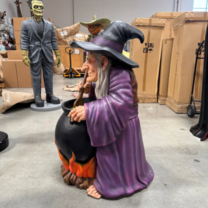 Witch with Cauldron Small Statue S0038-250131-H