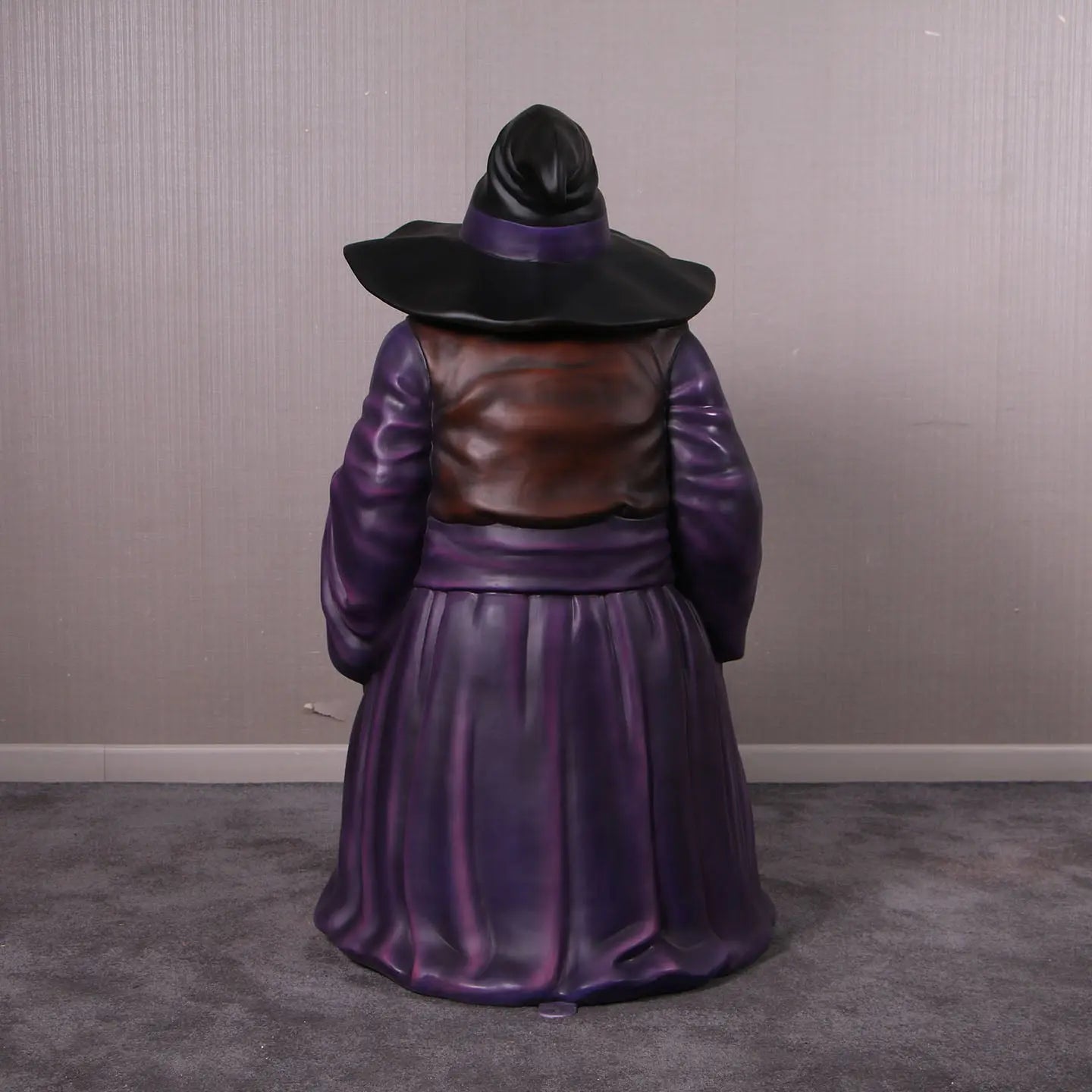 Witch with Cauldron Small Statue S0038-250131-H