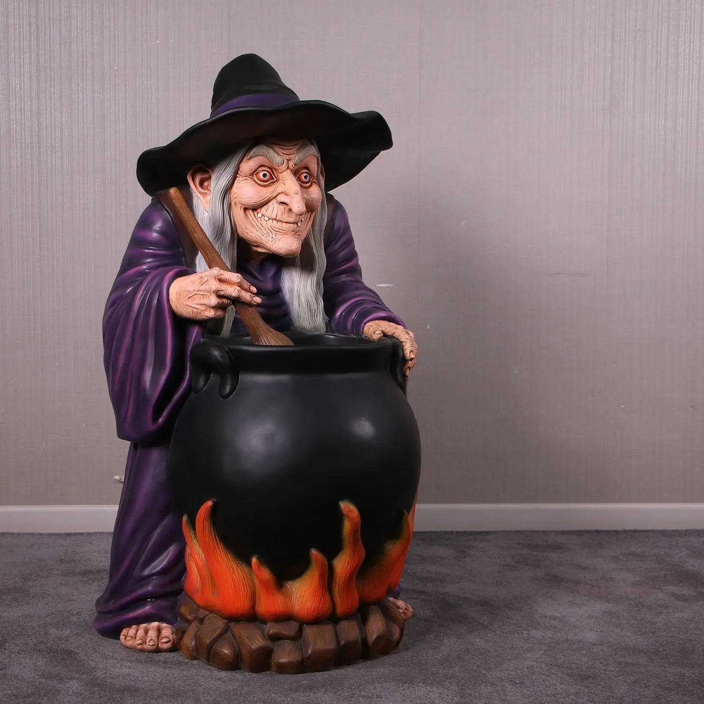 Witch with Cauldron Small Statue S0038-250131-H
