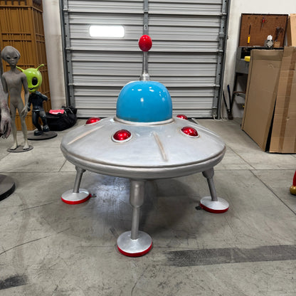 Comic UFO Landed Alien Spaceship Statue M0279-2507-T