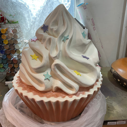 White Cupcake Statue With Stars