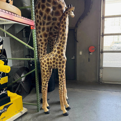 Teen Giraffe Statue