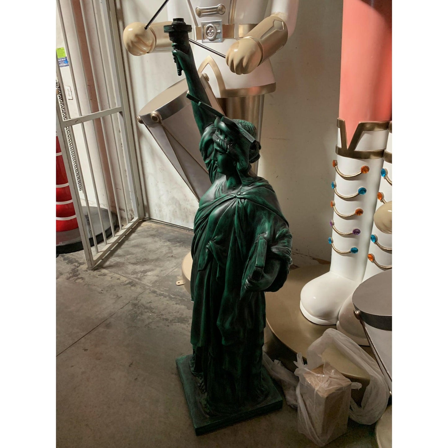 Statue of Liberty Statue - LM Treasures Prop Rentals 