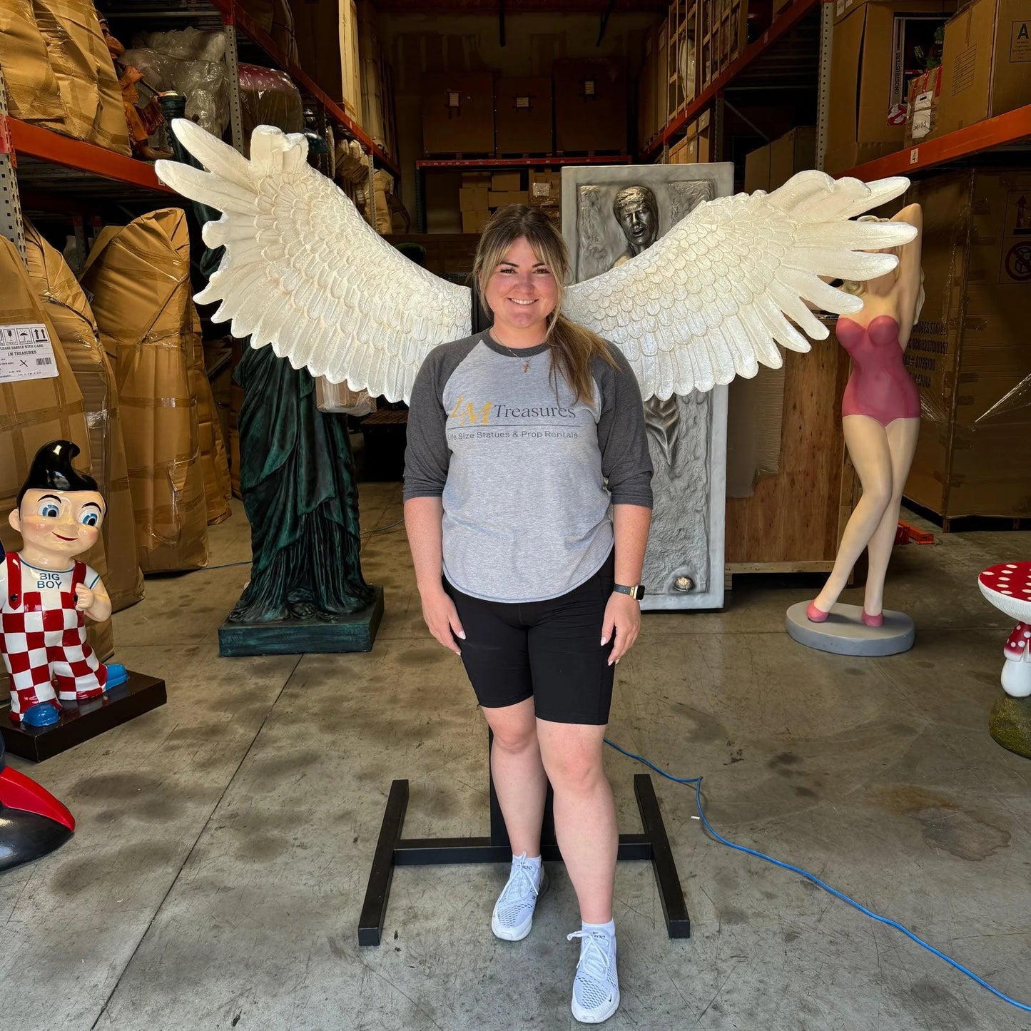 Adjustable Angel Wings Photo Op Statue