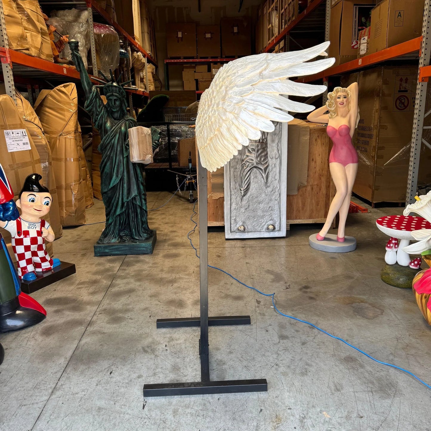 Adjustable Angel Wings Photo Op Statue