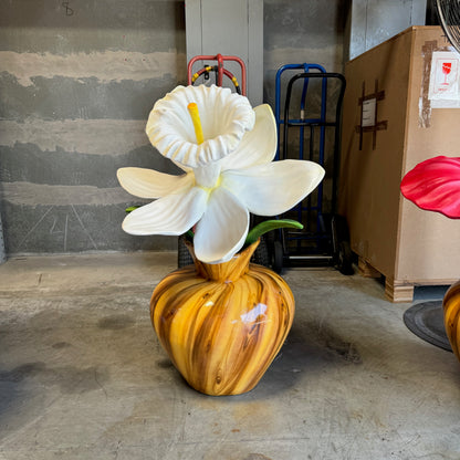 White Narcis Flower In Vase Statue