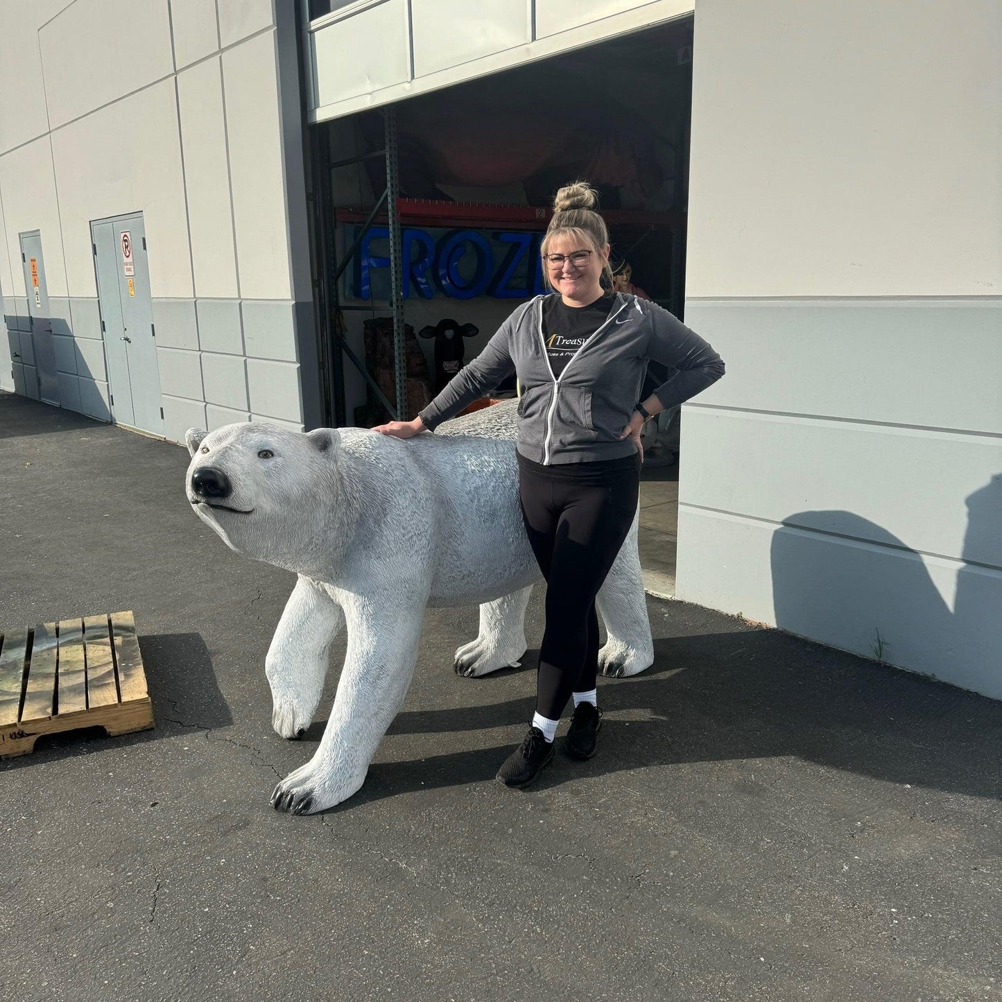 Walking Polar Bear Head Up Statue