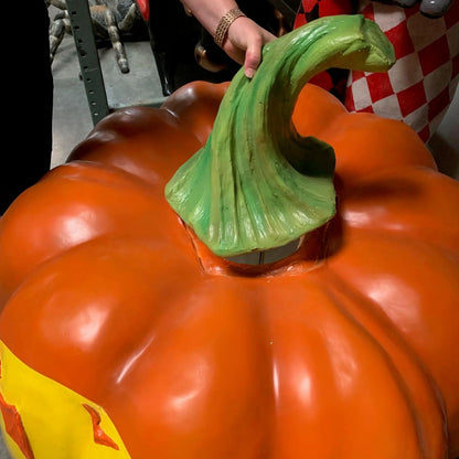 Graveyard Pumpkin Lantern Statue