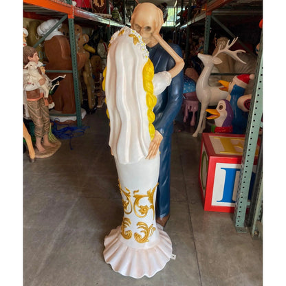 Married Skeletons Statue