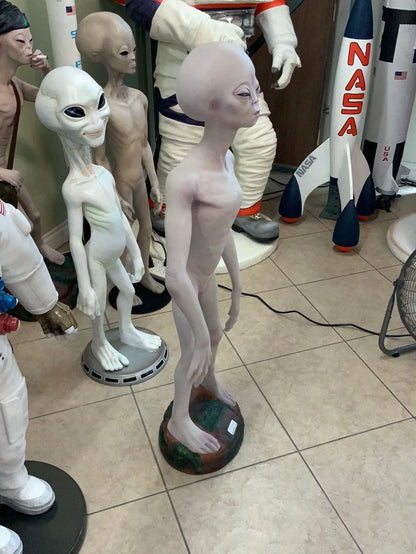 Alien Encounter Life Size Statue